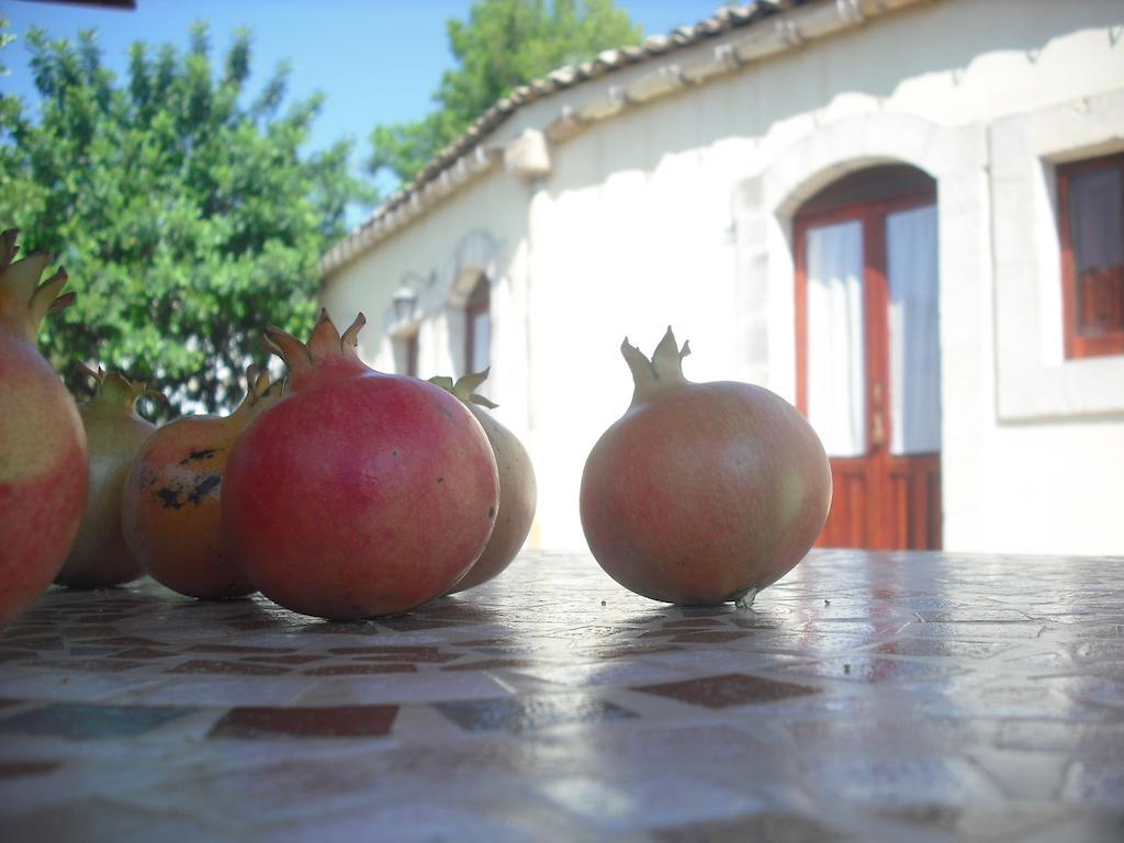 La Suma Sumalia Acomodação com café da manhã Noto Exterior foto