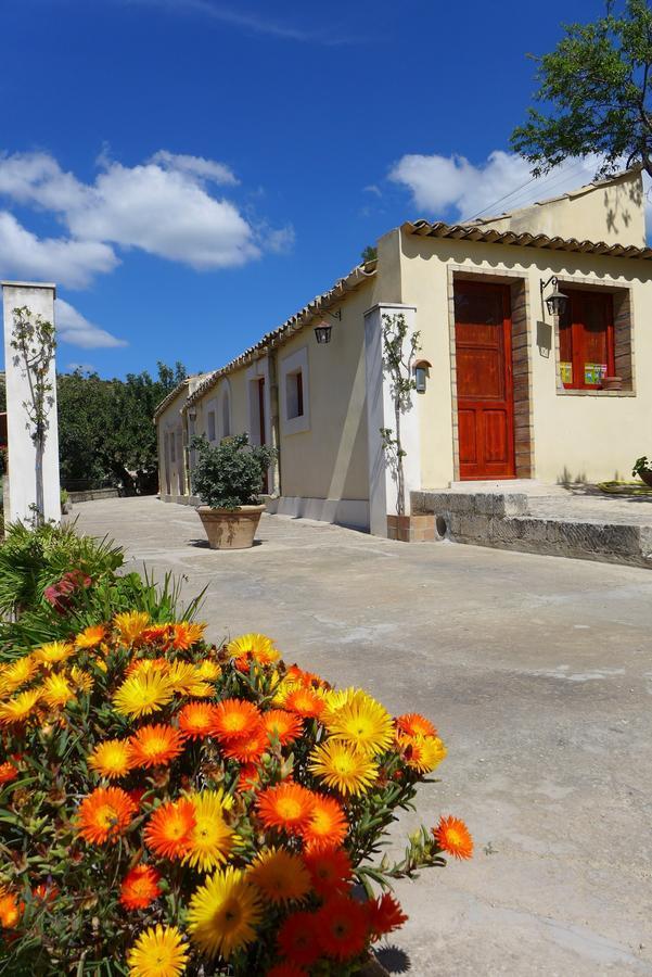 La Suma Sumalia Acomodação com café da manhã Noto Exterior foto